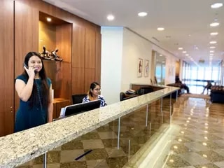 /media/32368/a-receptionist-to-answer-your-calls.jpg
